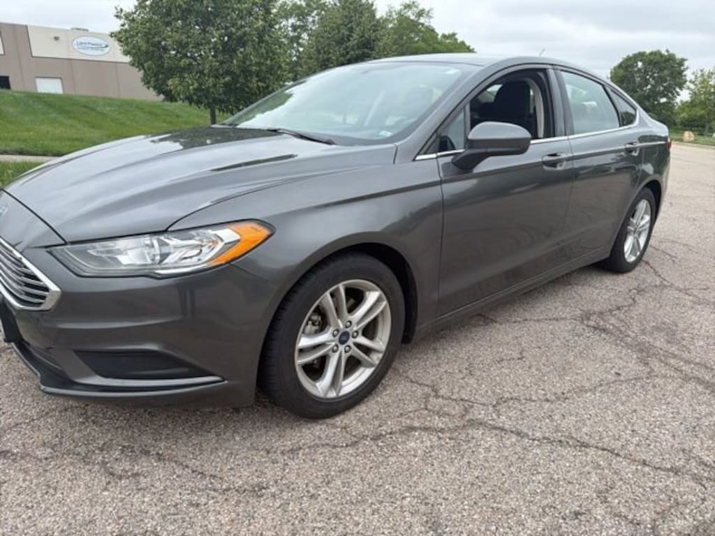 Used 2018 Ford Fusion SE Sedan
