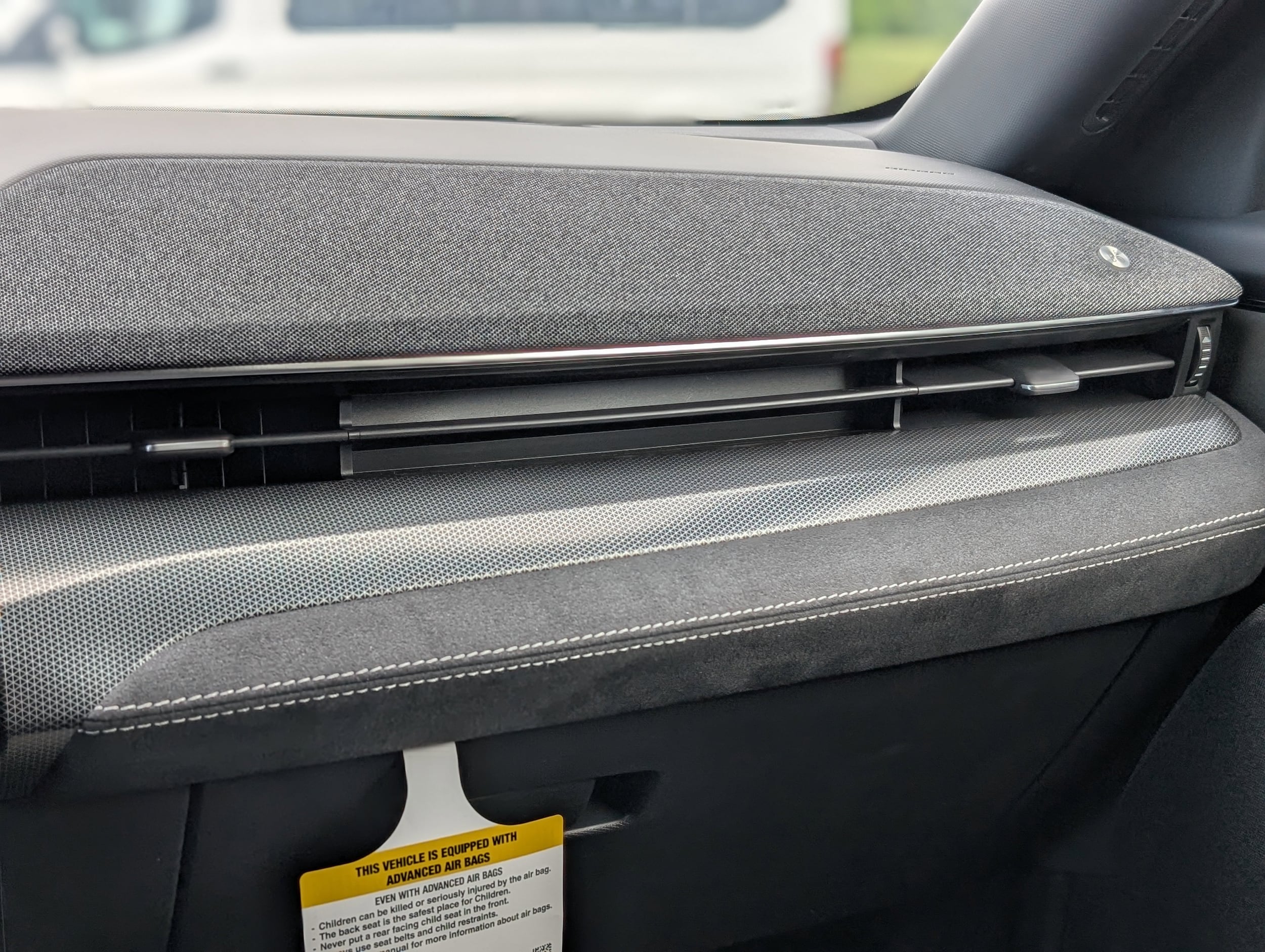 2025 Ford Mustang Mach-E GT - Photo 13