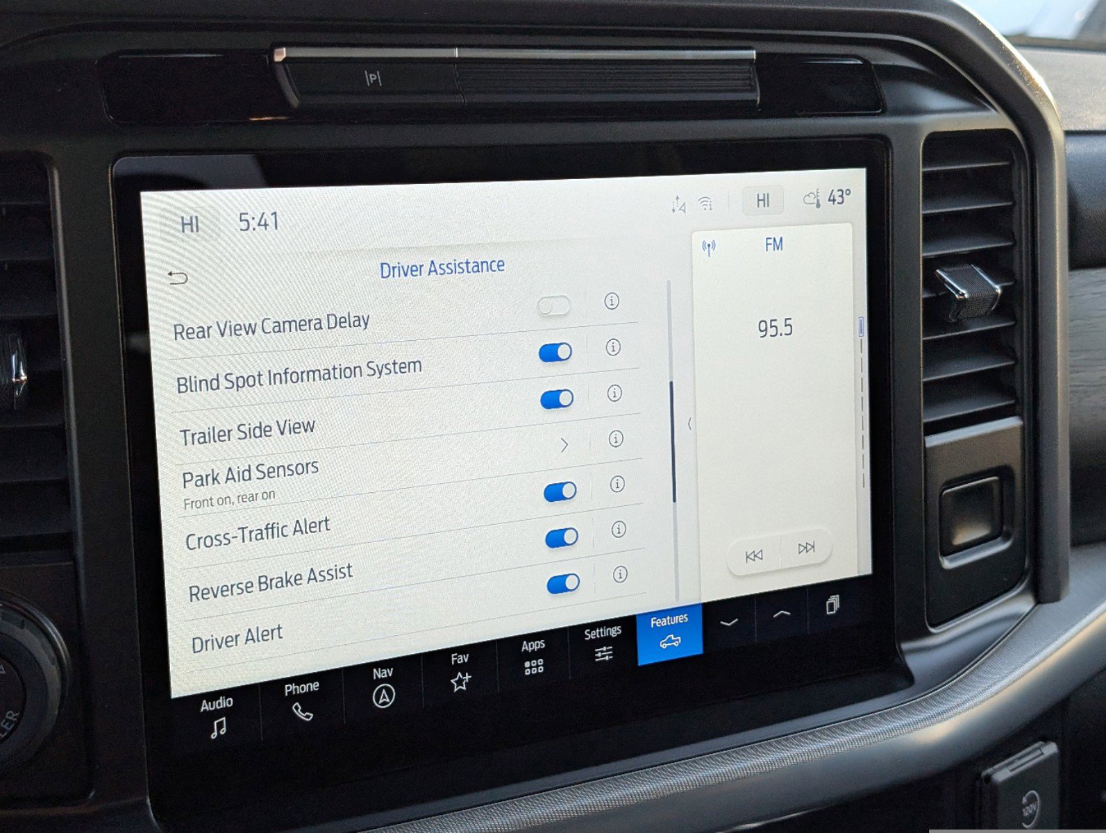 2025 Ford F-150 Lariat - Photo 25