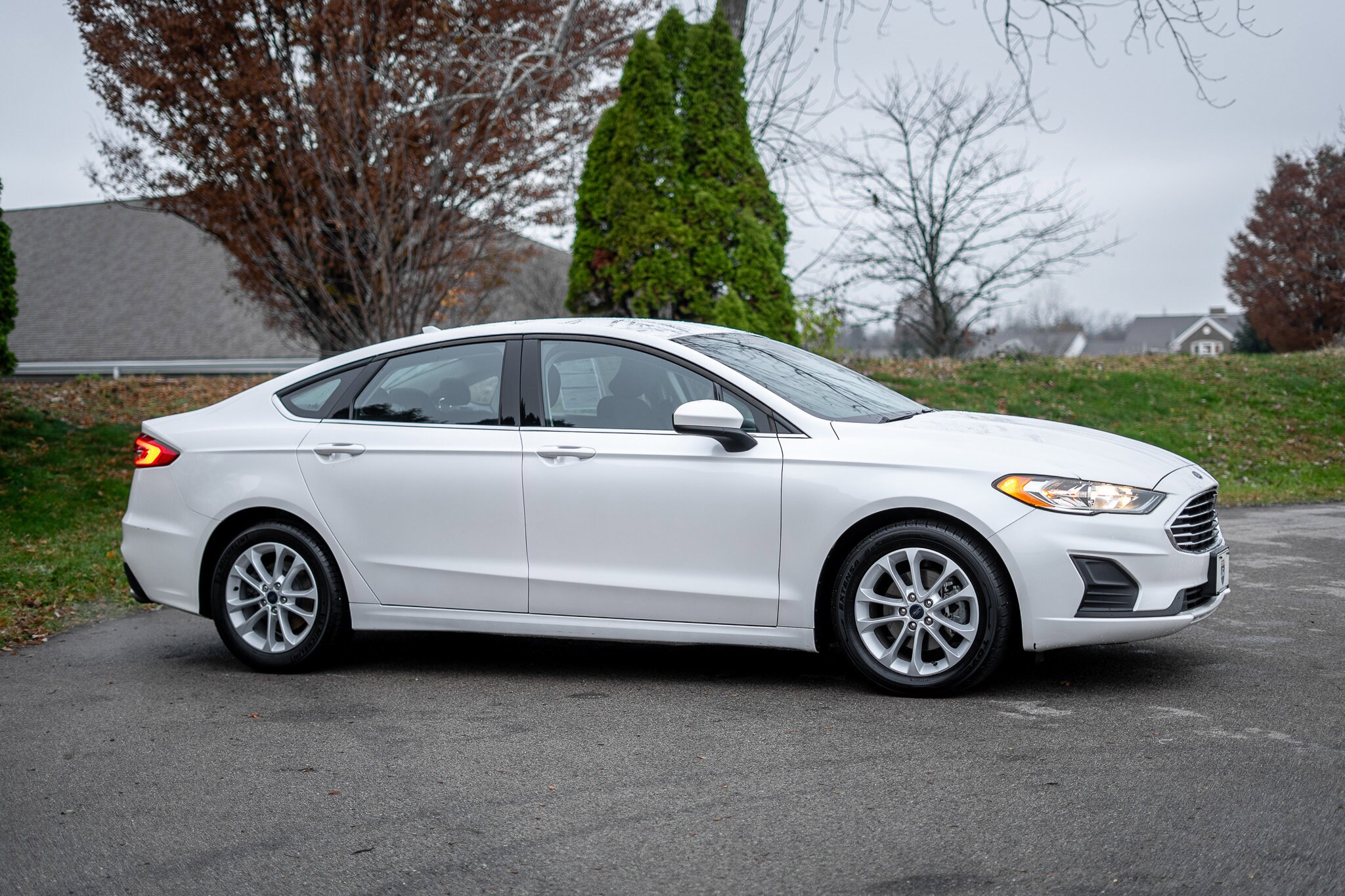 2019 Ford Fusion SE photo 4