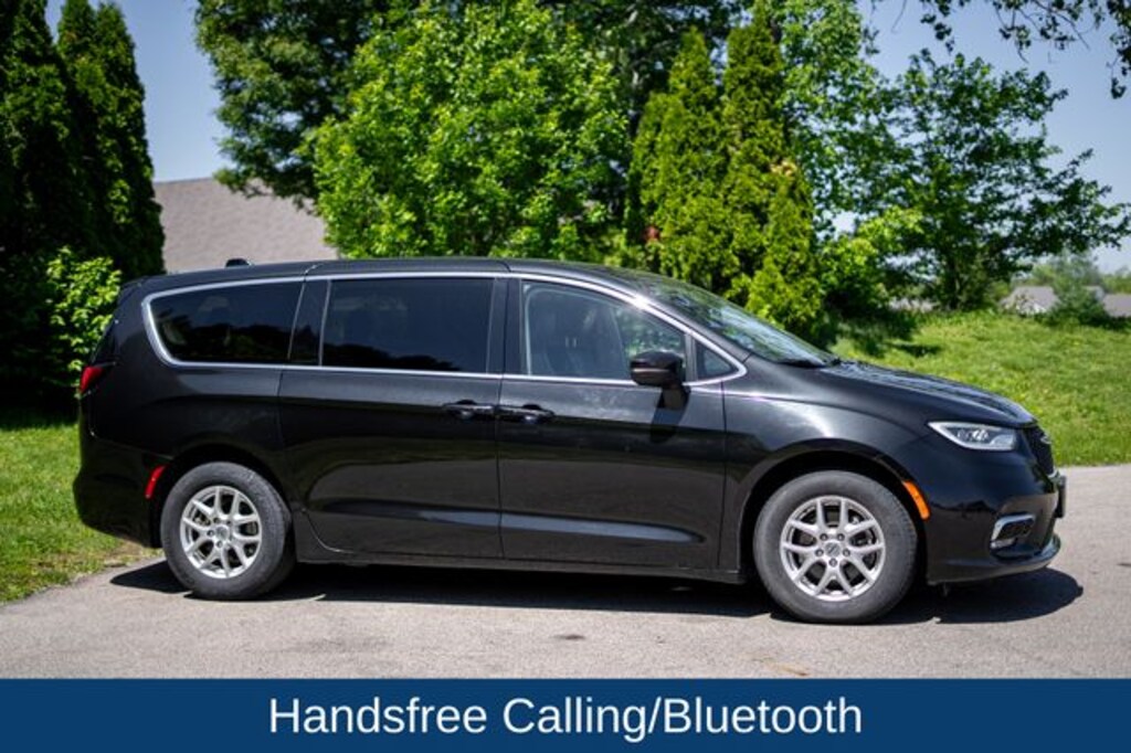 Used 2023 Chrysler Pacifica Touring L Van Passenger Van