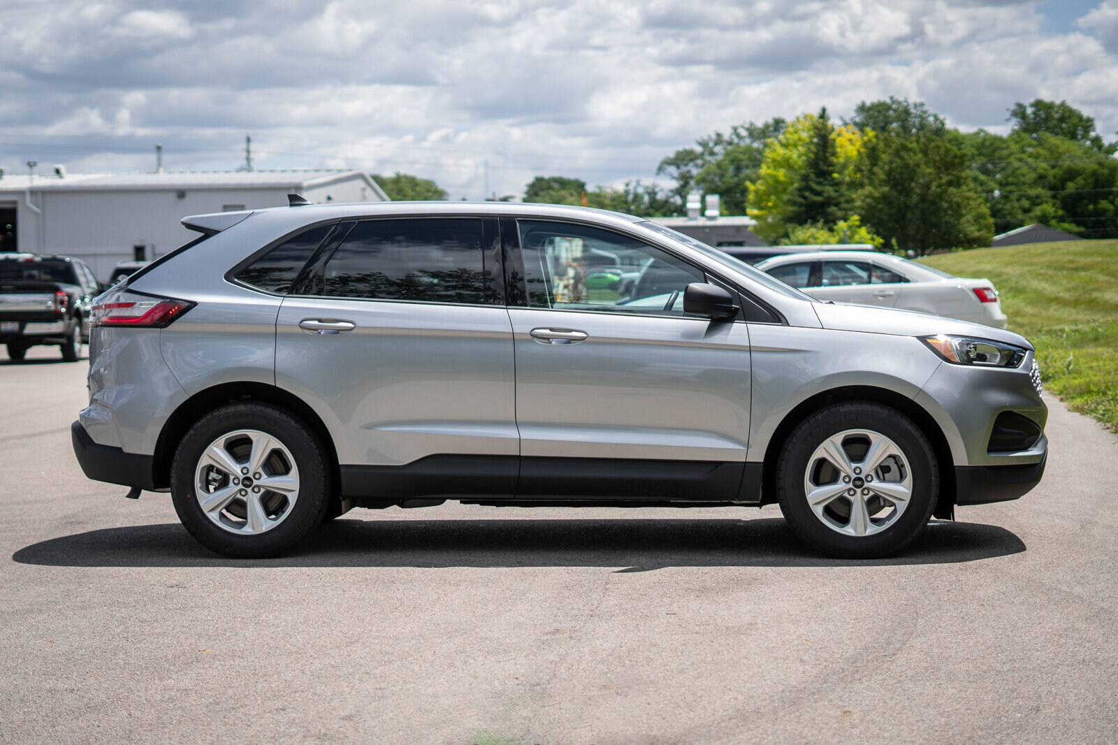 2024 Ford Edge SE photo 4
