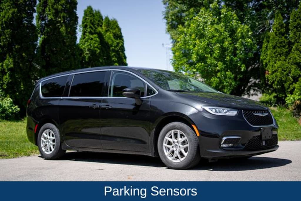 Used 2023 Chrysler Pacifica Touring L Van Passenger Van