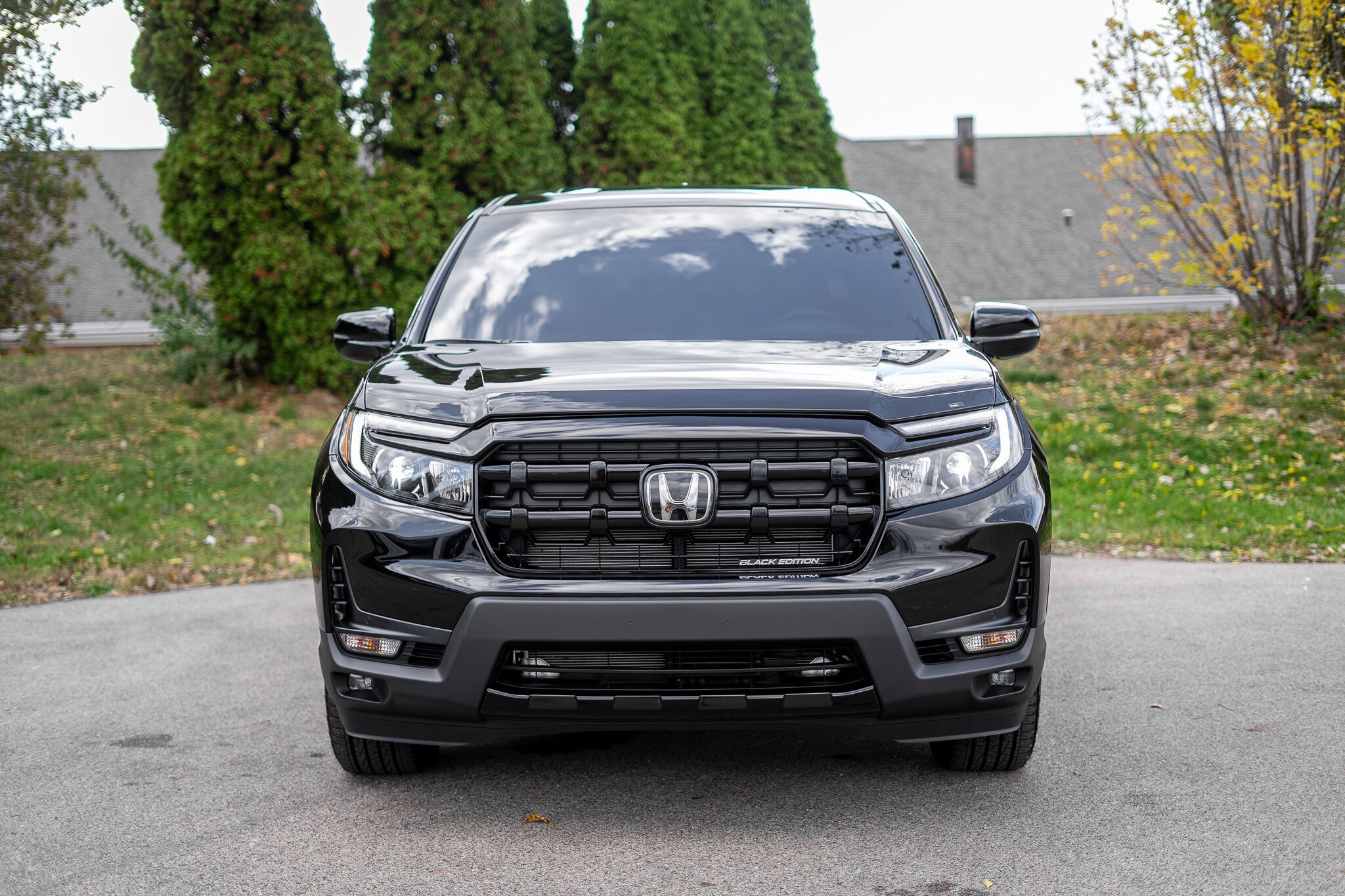 2025 Honda Ridgeline Black Edition photo 2