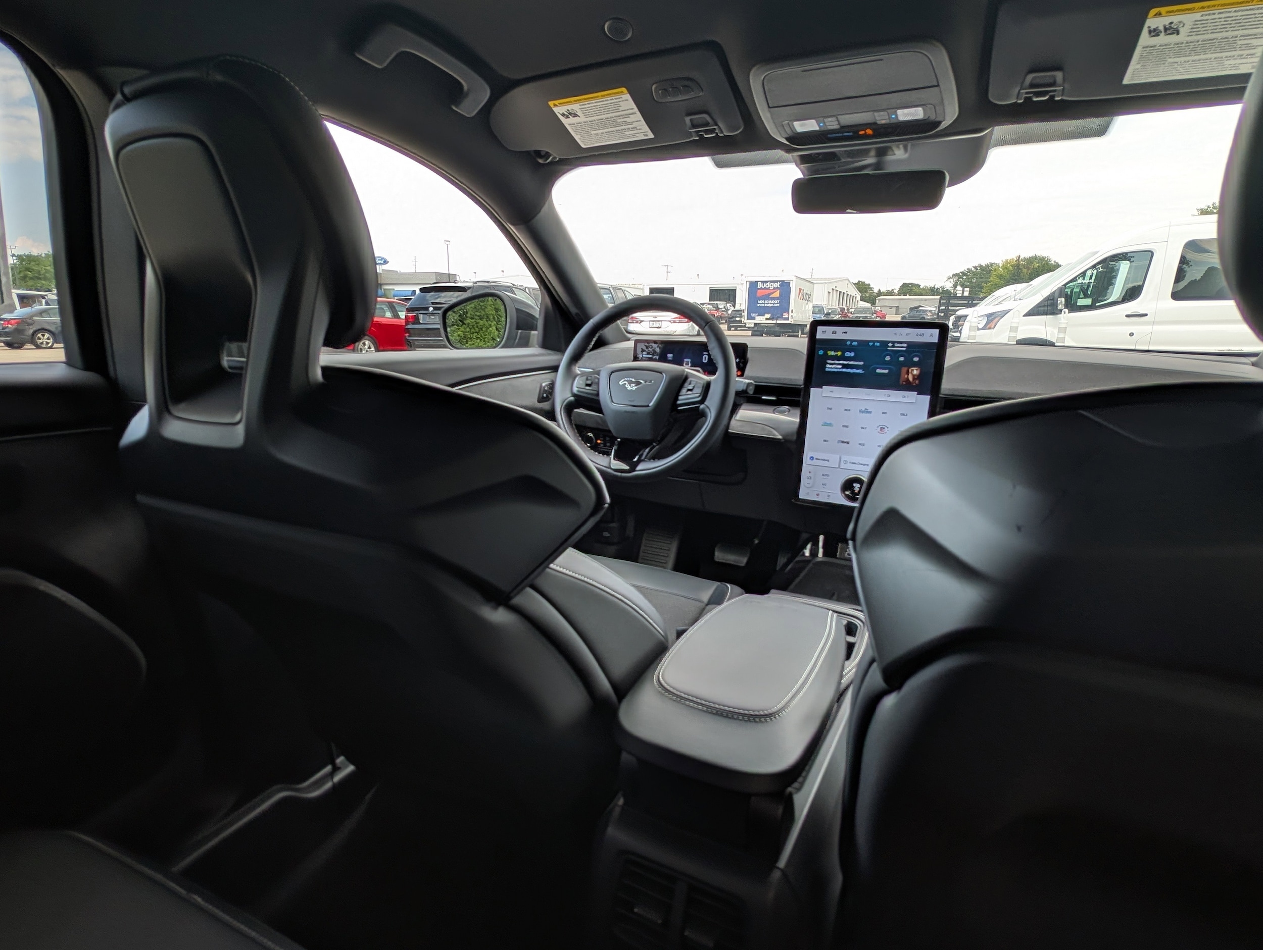 2025 Ford Mustang Mach-E GT - Photo 31