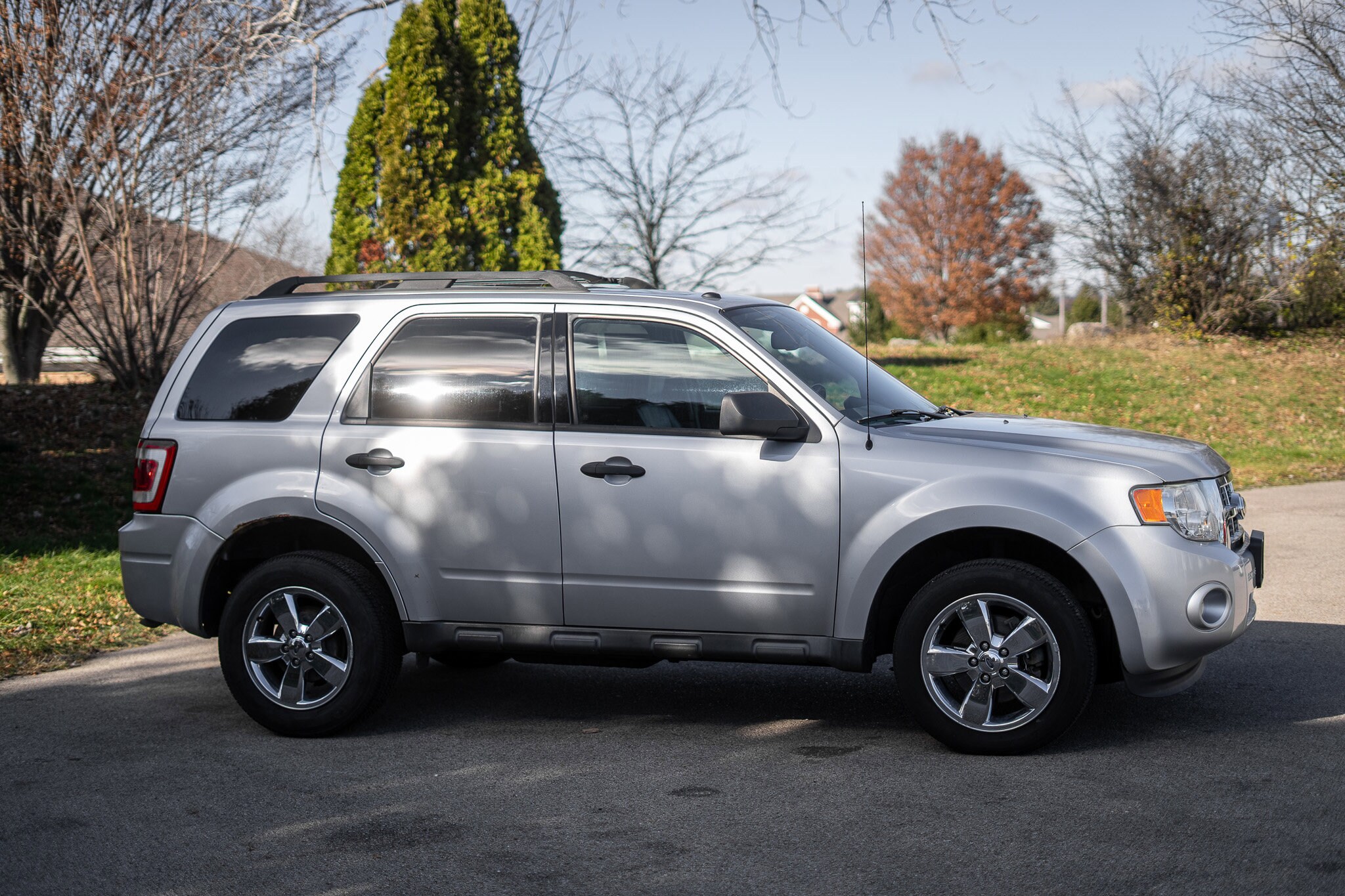 2011 Ford Escape XLT photo 2