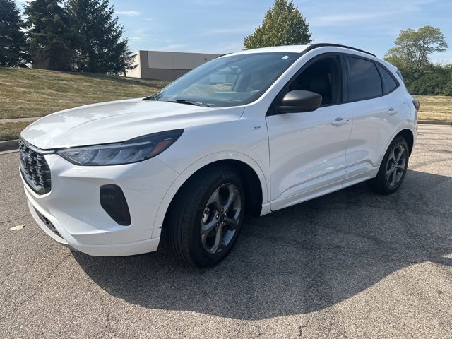 2023 Ford Escape ST-Line photo 4