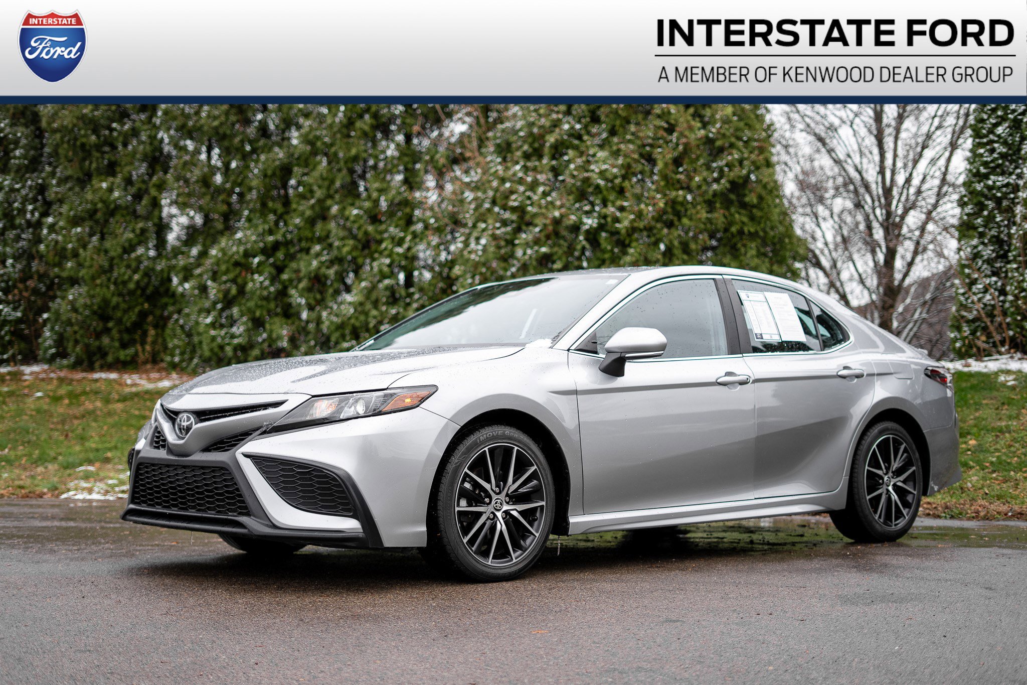 2023 Toyota Camry SE's photo