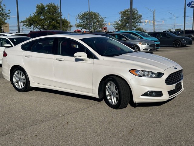 2016 Ford Fusion SE photo 4
