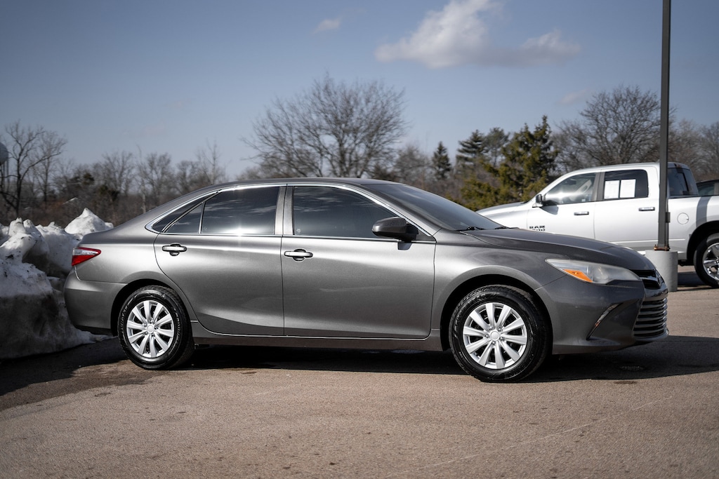 Used 2017 Toyota Camry LE Sedan
