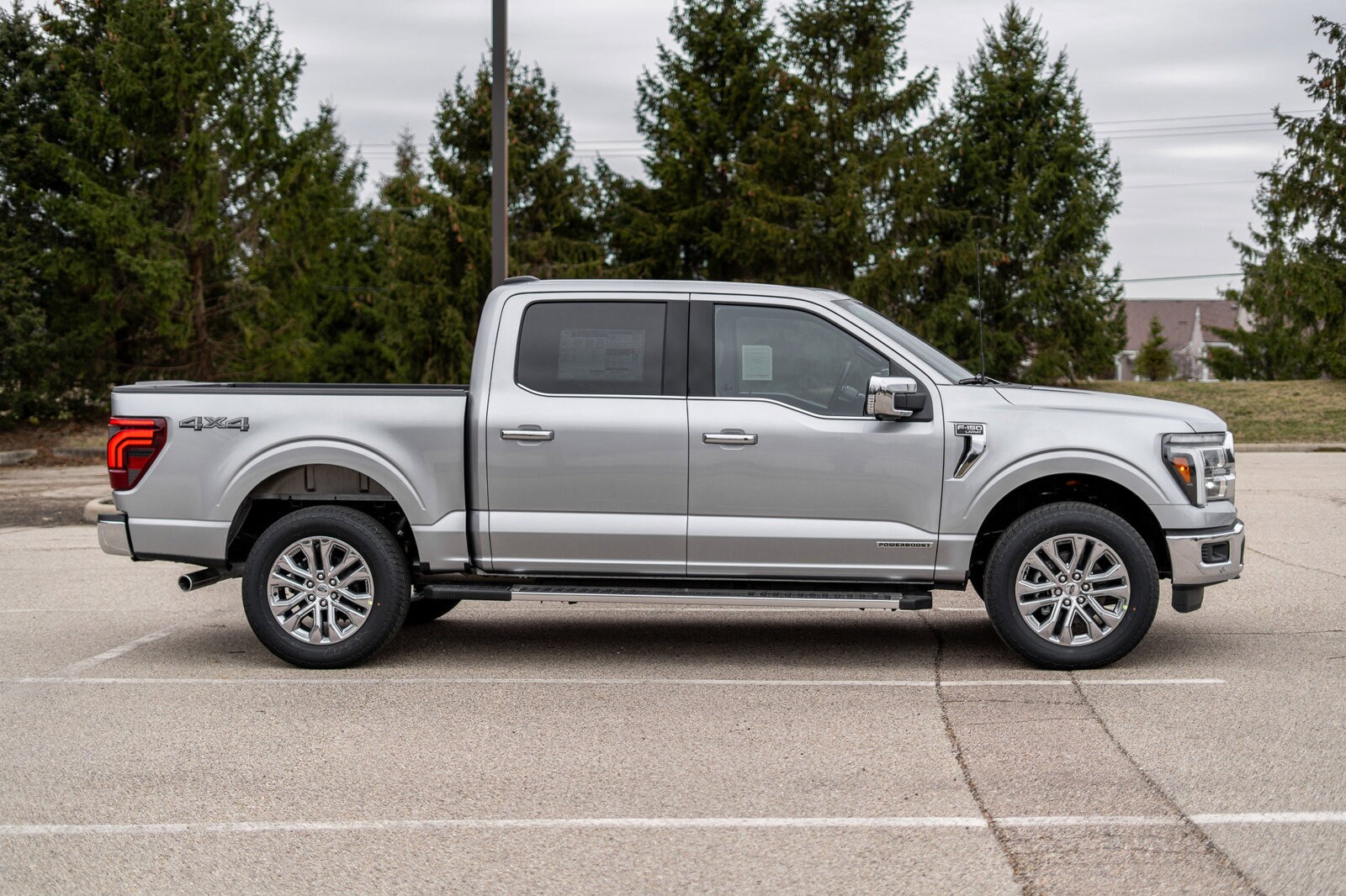 2025 Ford F-150 Lariat photo 4