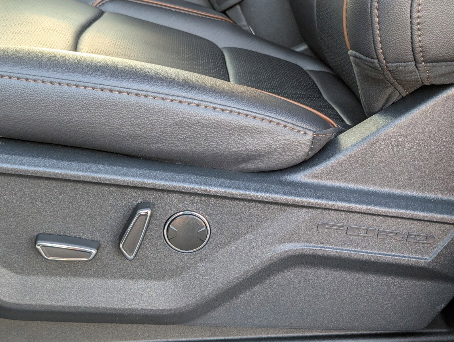 2025 Ford F-150 Lariat - Photo 35