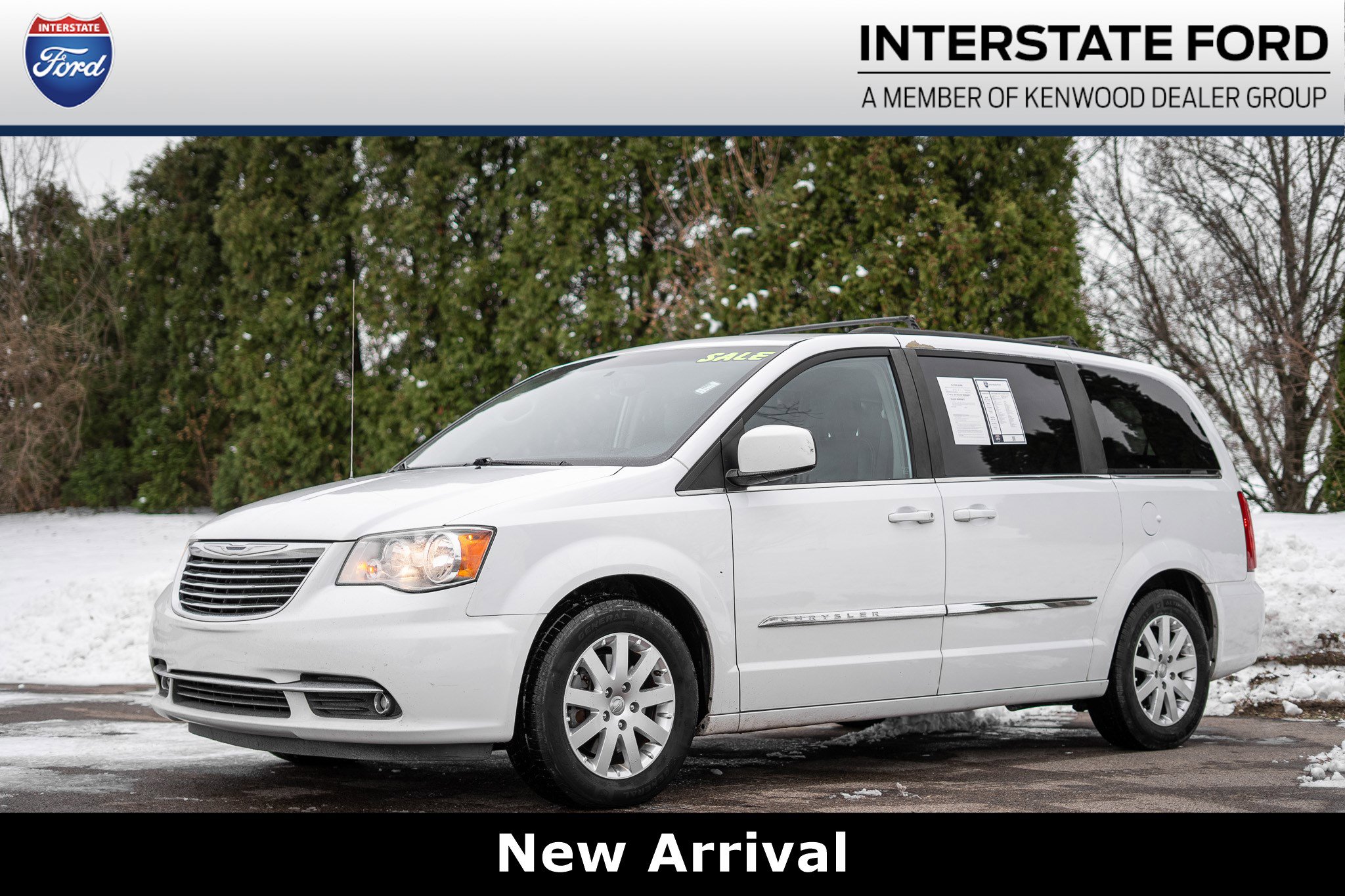 2016 Chrysler Town & Country Touring's photo