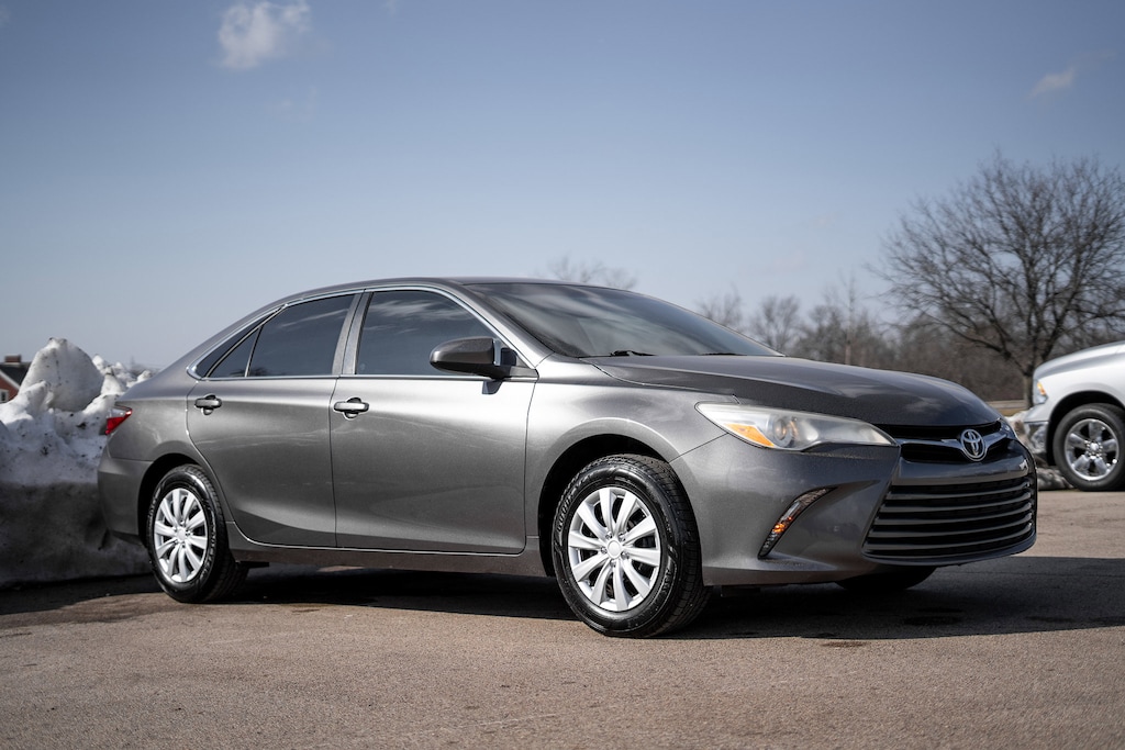 Used 2017 Toyota Camry LE Sedan