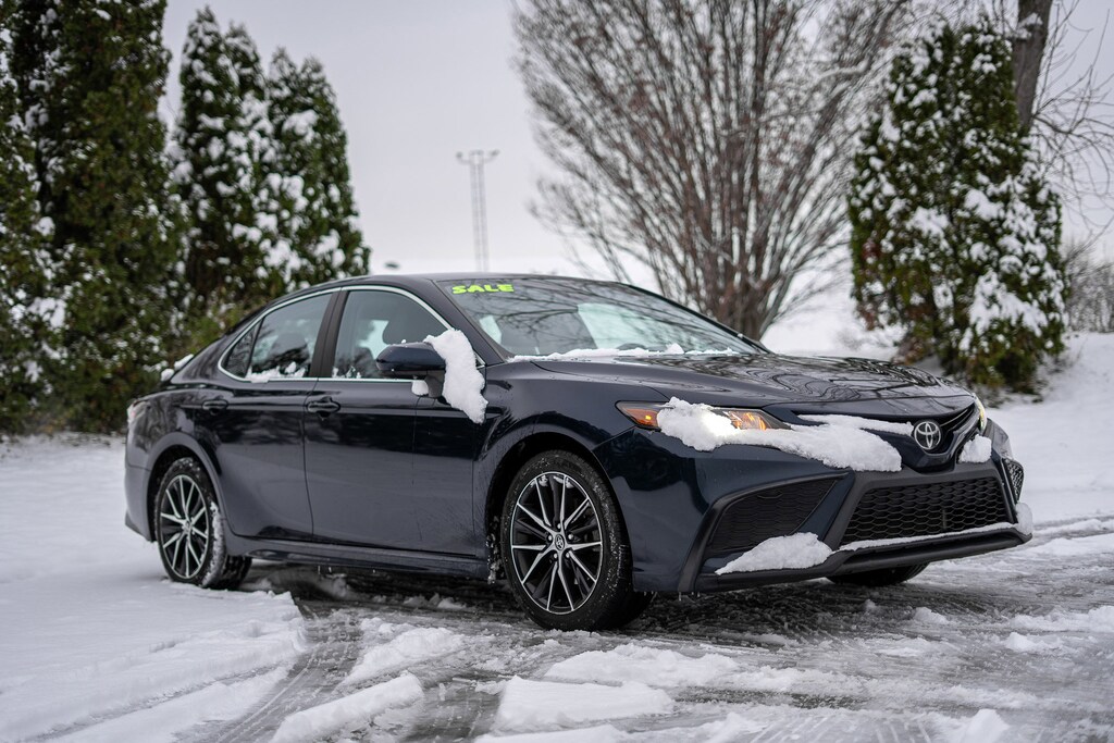 Used 2021 Toyota Camry SE Sedan