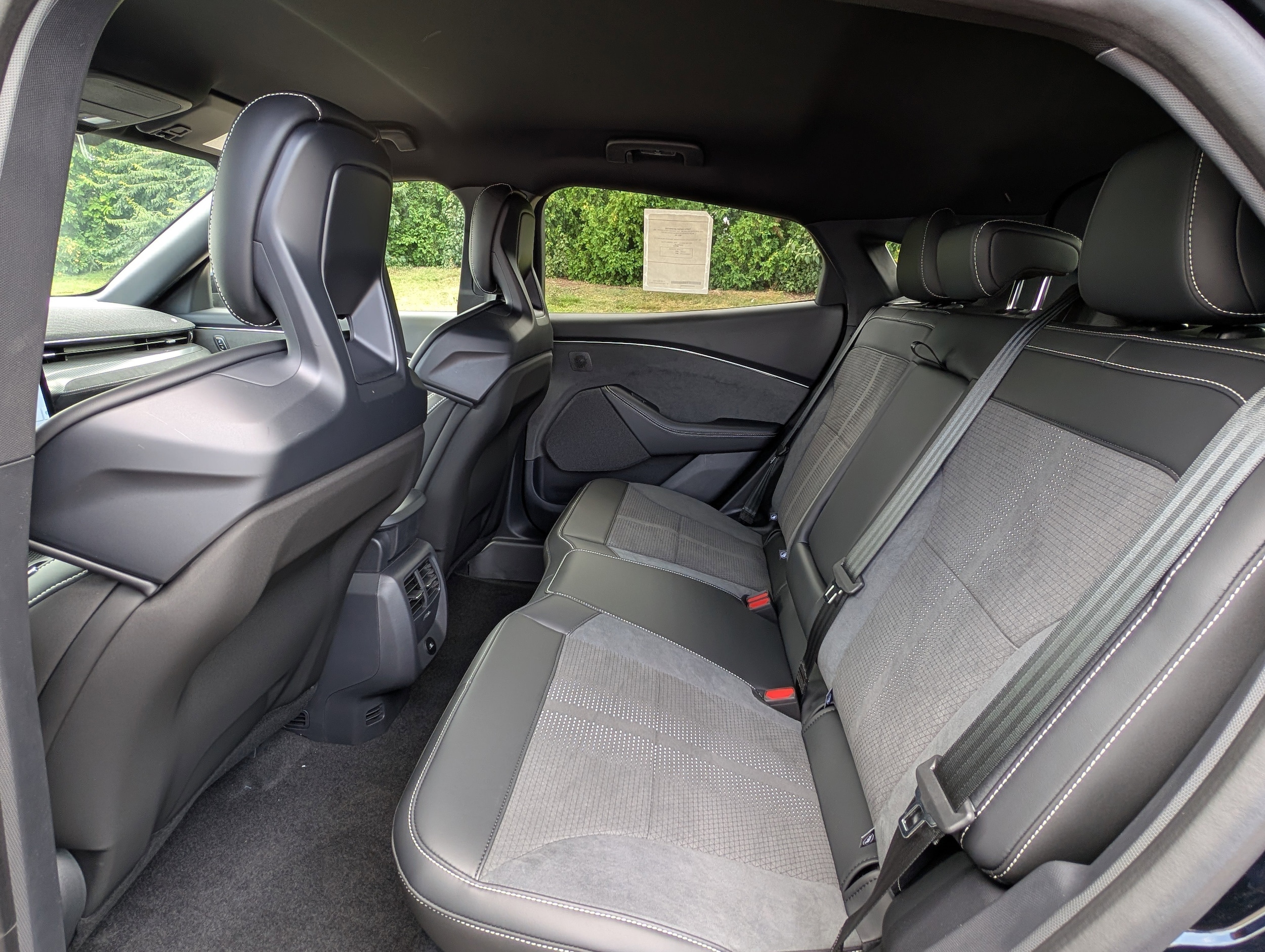 2025 Ford Mustang Mach-E GT - Photo 29