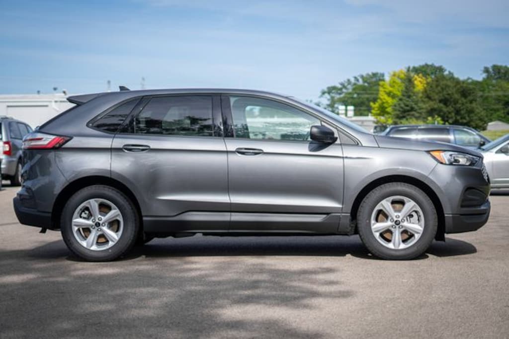 New 2024 Ford Edge SE SUV
