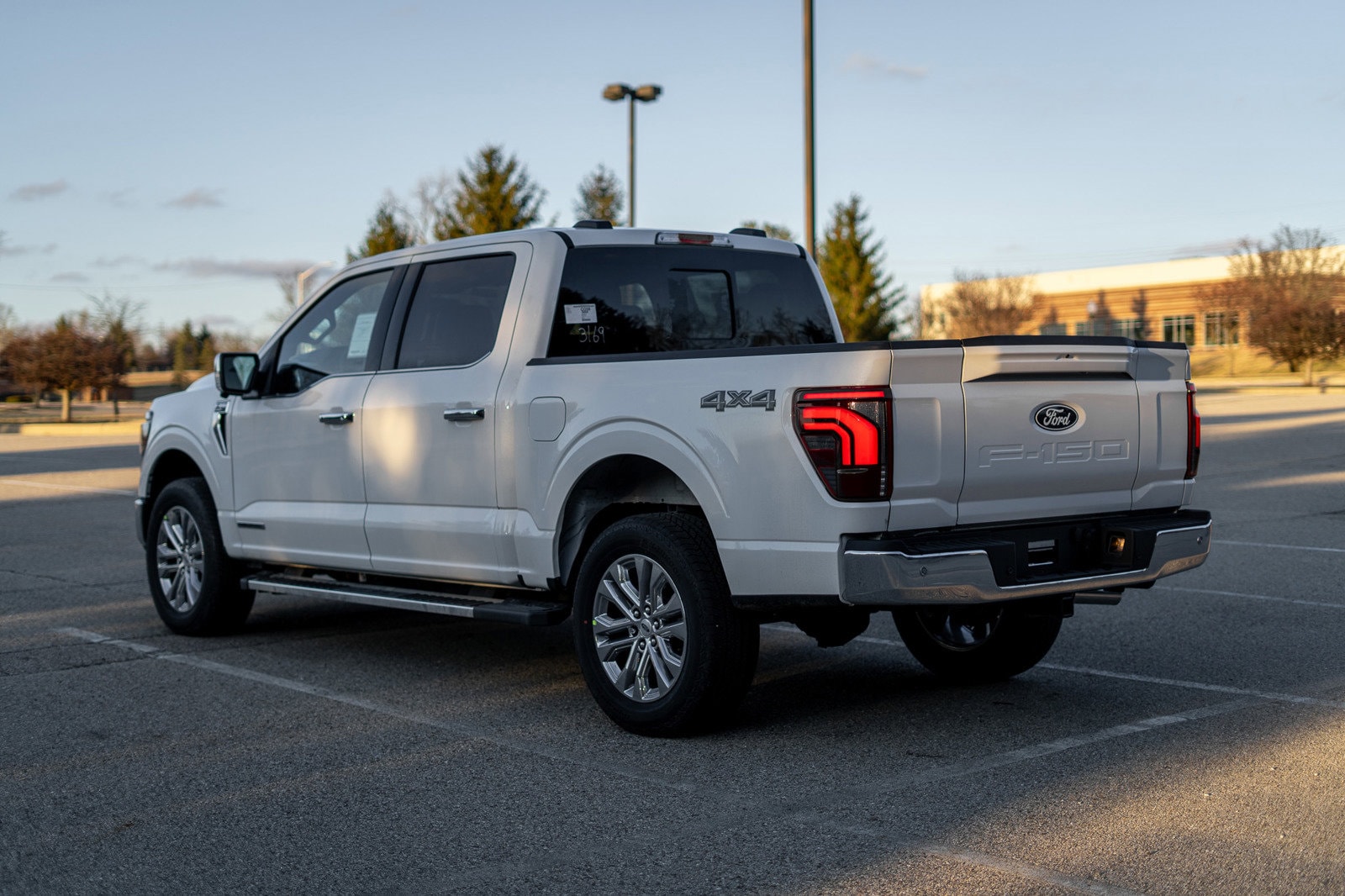 2025 Ford F-150 Lariat - Photo 8
