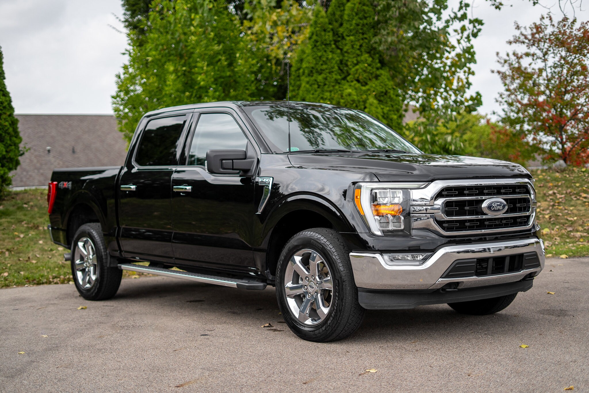 2023 Ford F-150 XLT photo 2