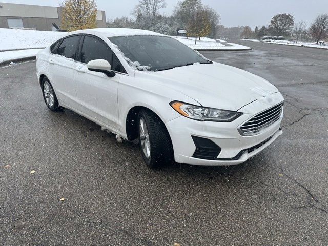 2019 Ford Fusion SE photo 3