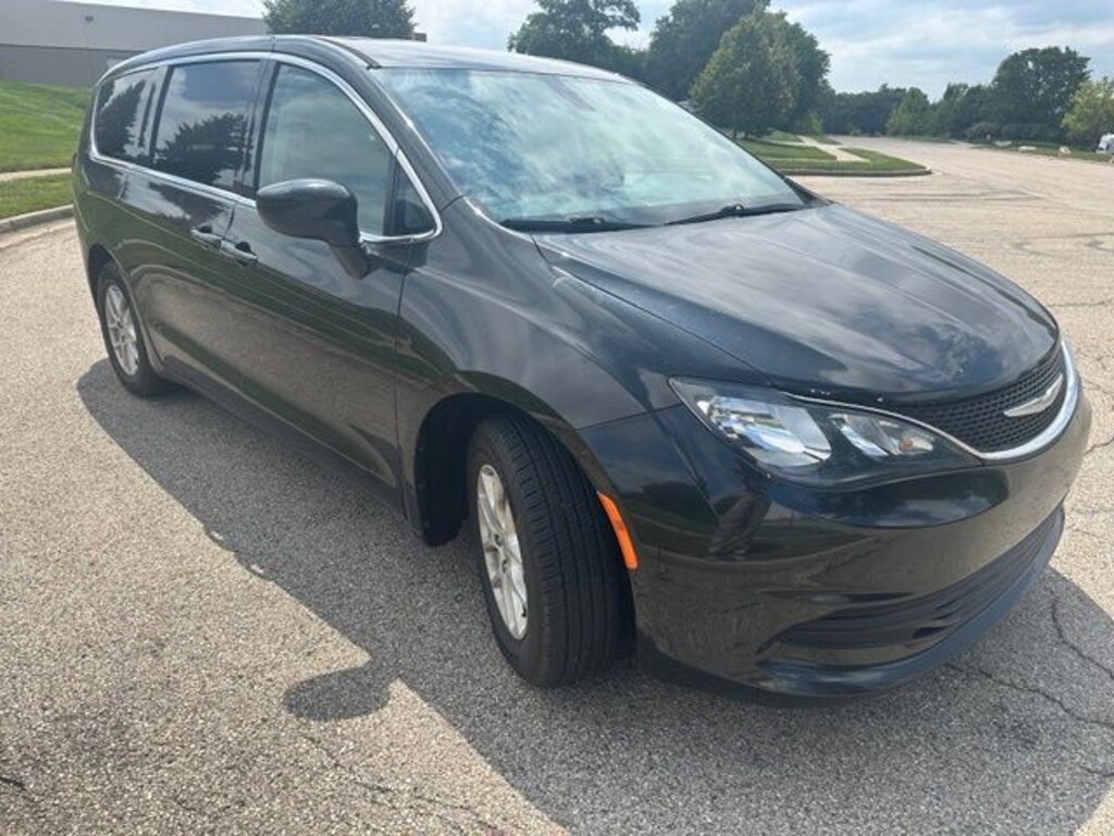 Used 2017 Chrysler Pacifica Touring Van