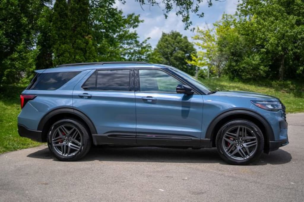 Used 2025 Ford Explorer ST-Line SUV