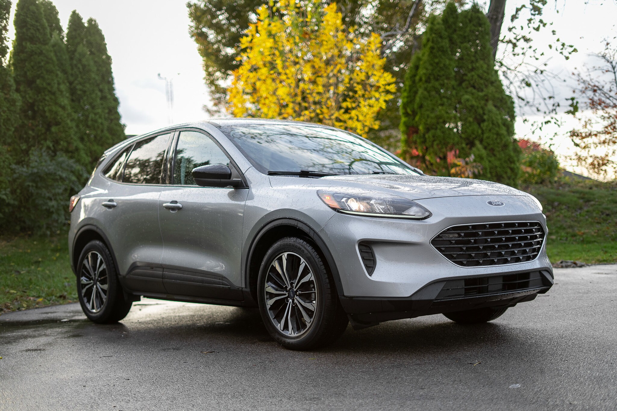 2022 Ford Escape SE photo 2