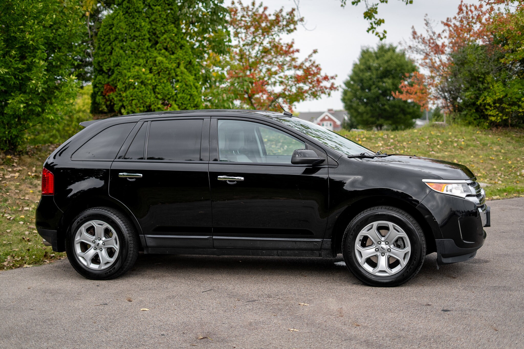 2011 Ford Edge SEL photo 4