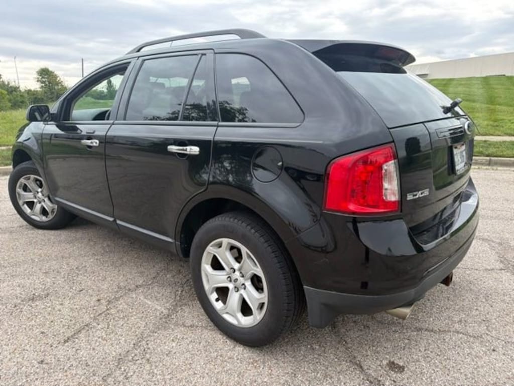Used 2011 Ford Edge SEL SUV
