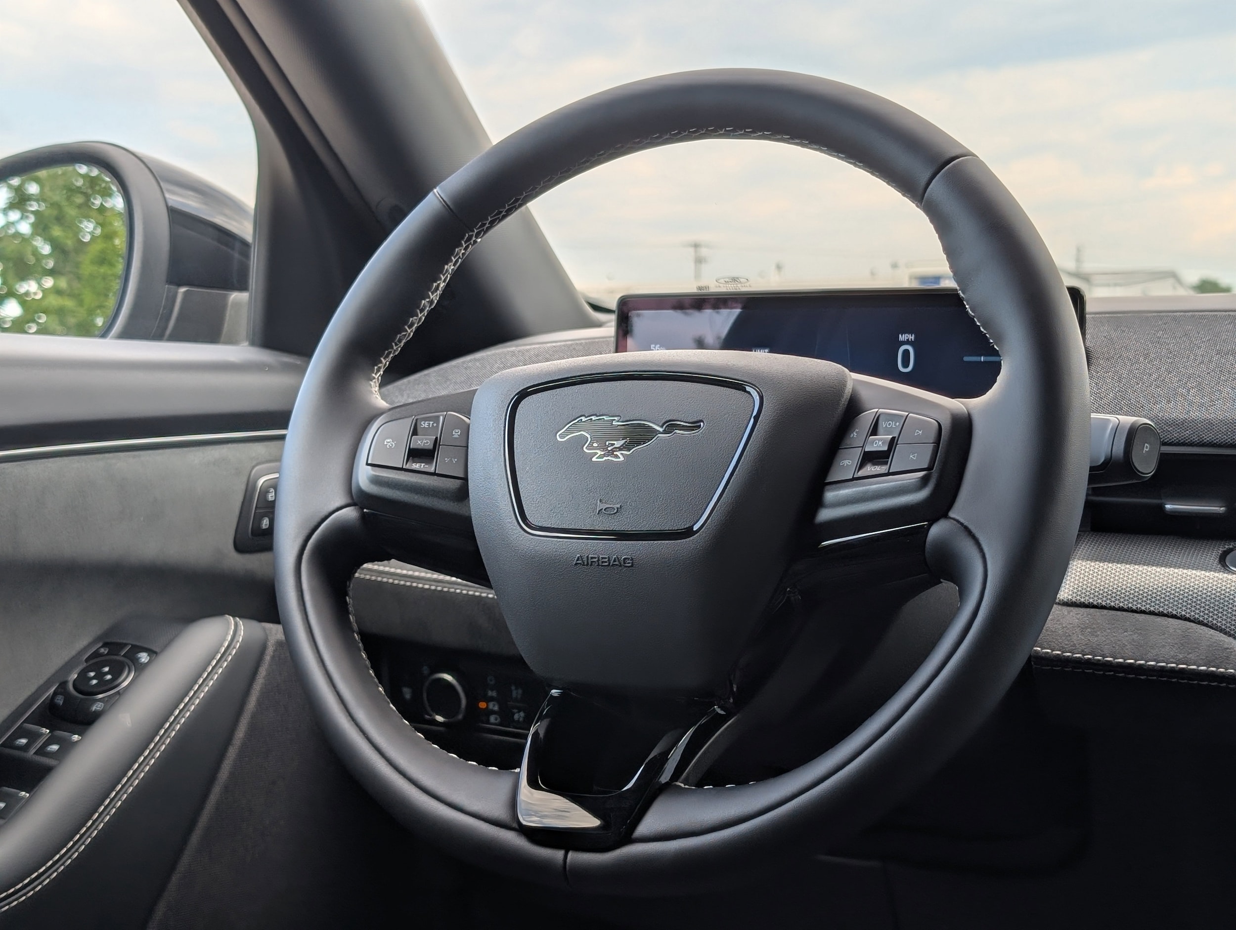 2025 Ford Mustang Mach-E GT - Photo 11