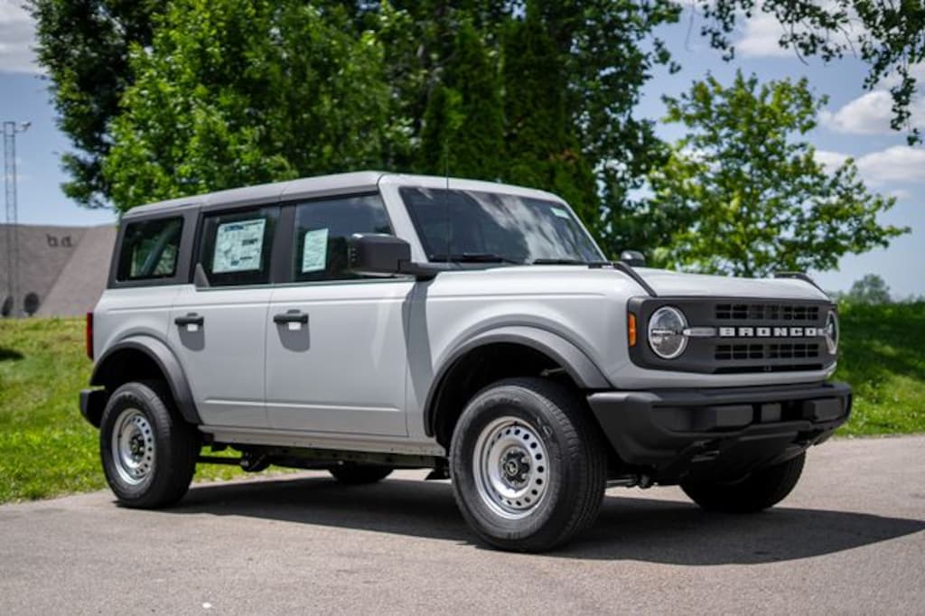 New 2026 Ford Bronco Base SUV