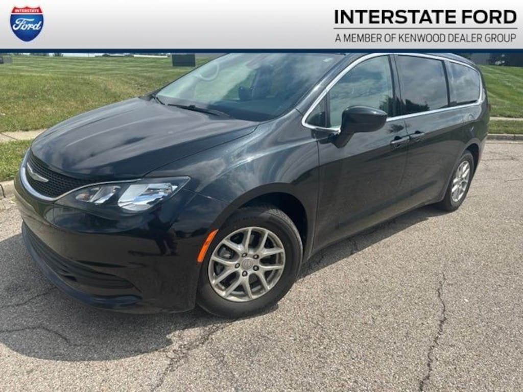 Used 2017 Chrysler Pacifica Touring Van