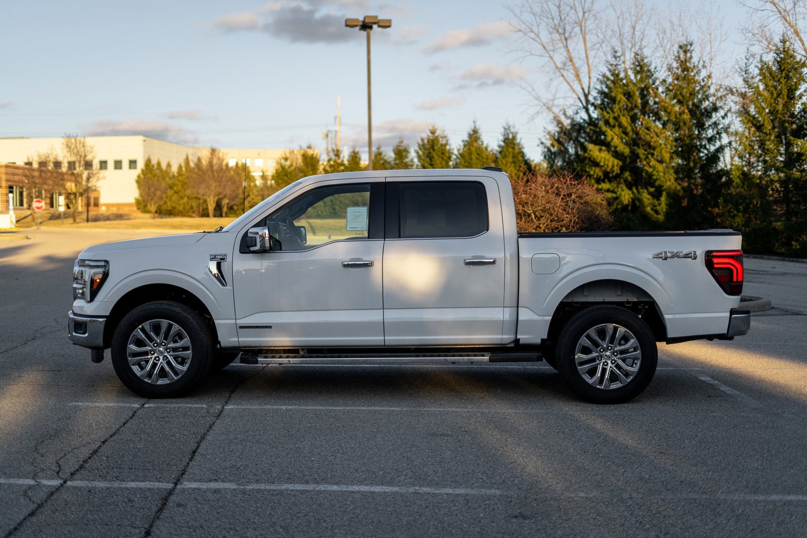 2025 Ford F-150 Lariat - Photo 9