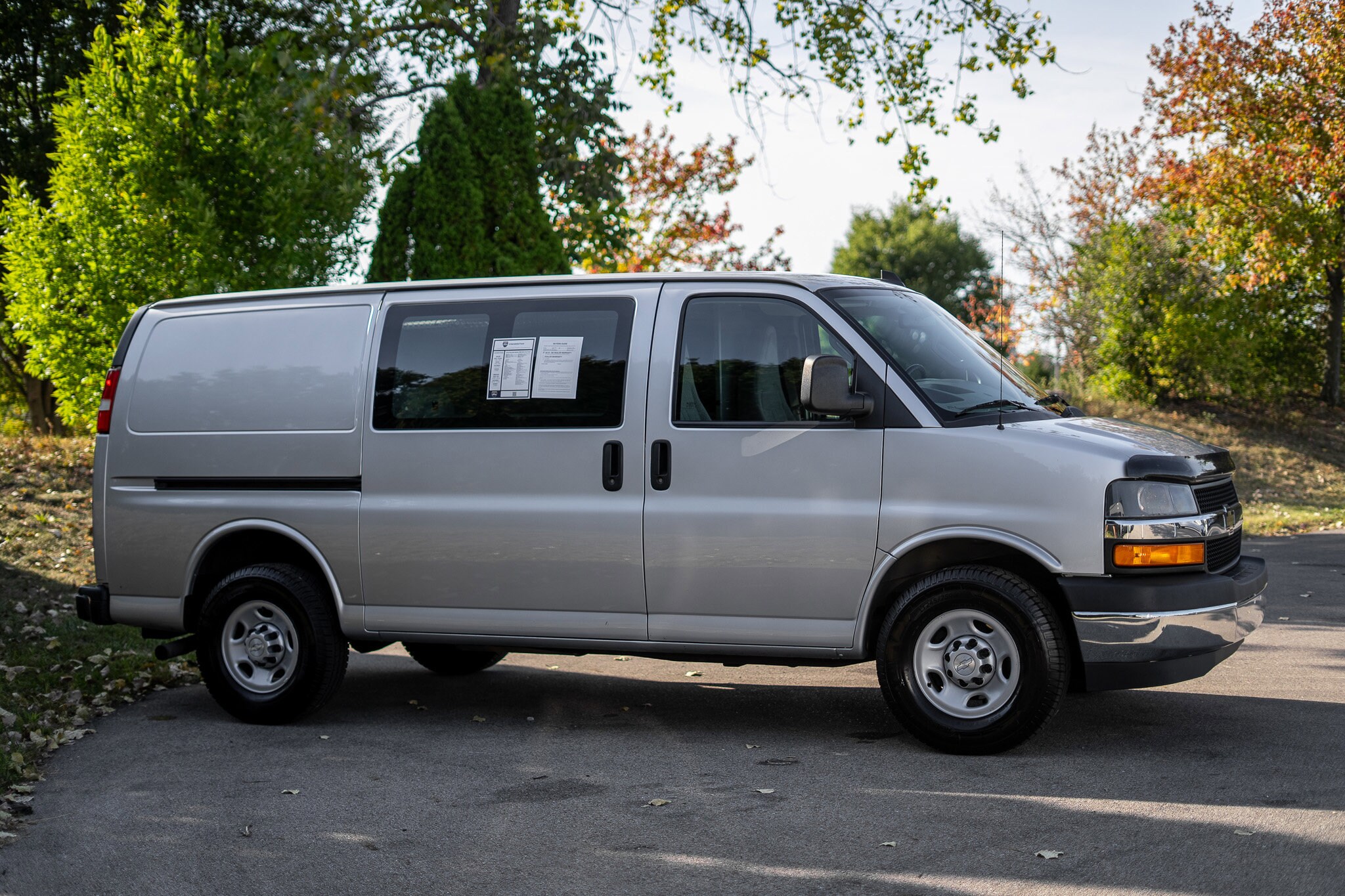 2019 Chevrolet Express 2500 Work Cargo Van photo 2