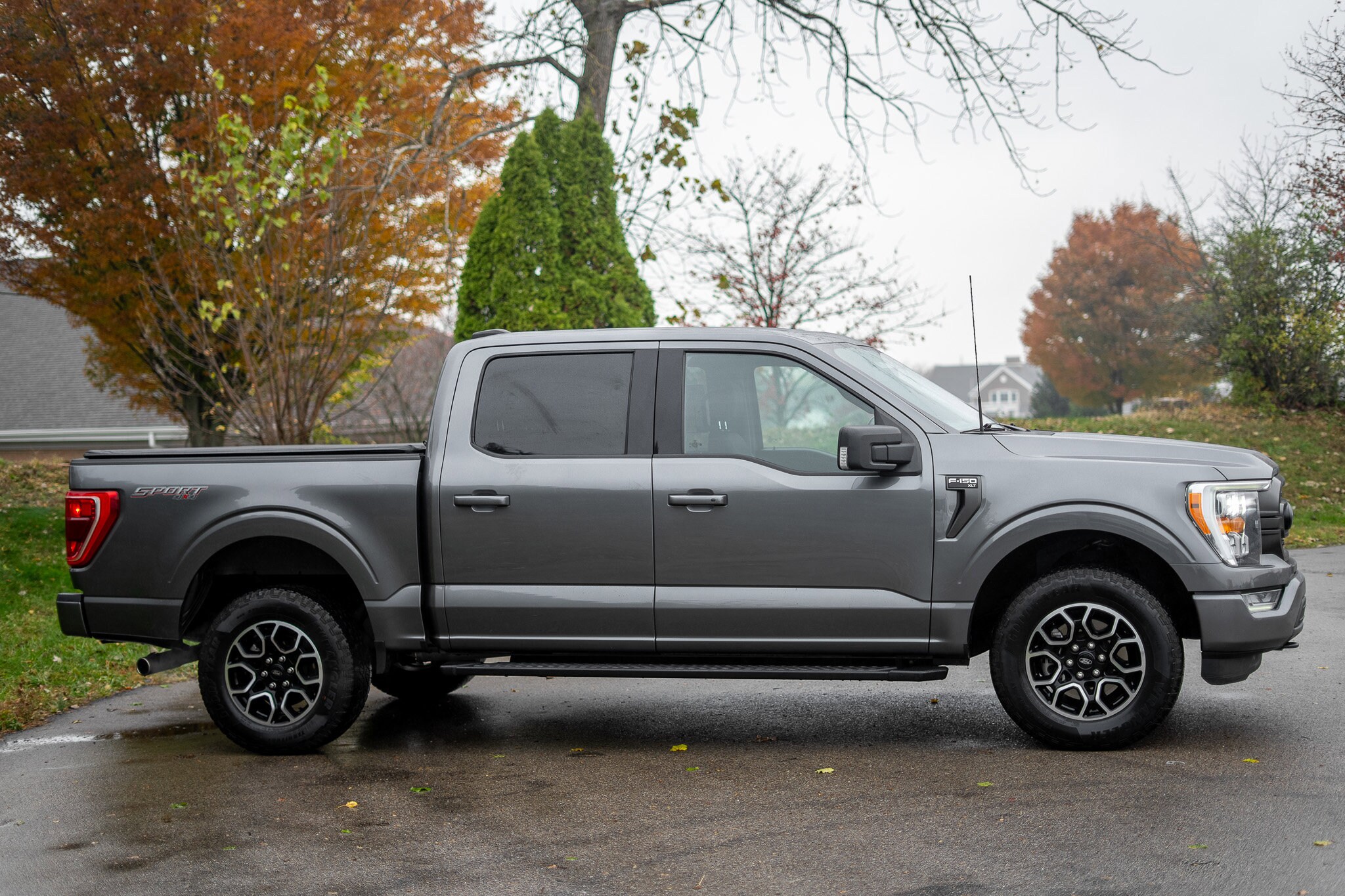 2022 Ford F-150 XLT photo 2