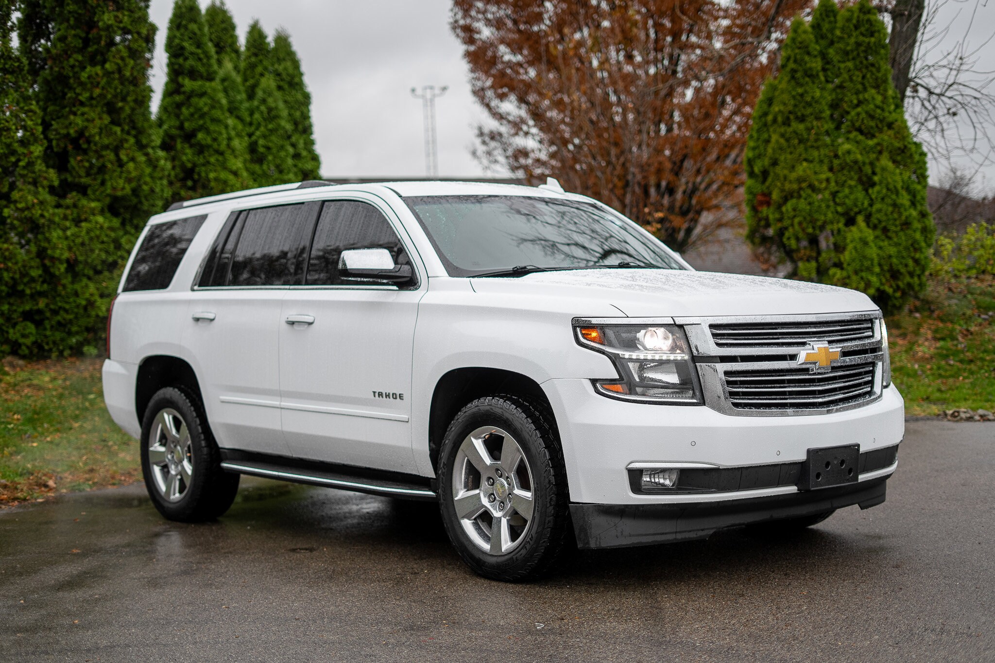 2020 Chevrolet Tahoe Premier photo 2
