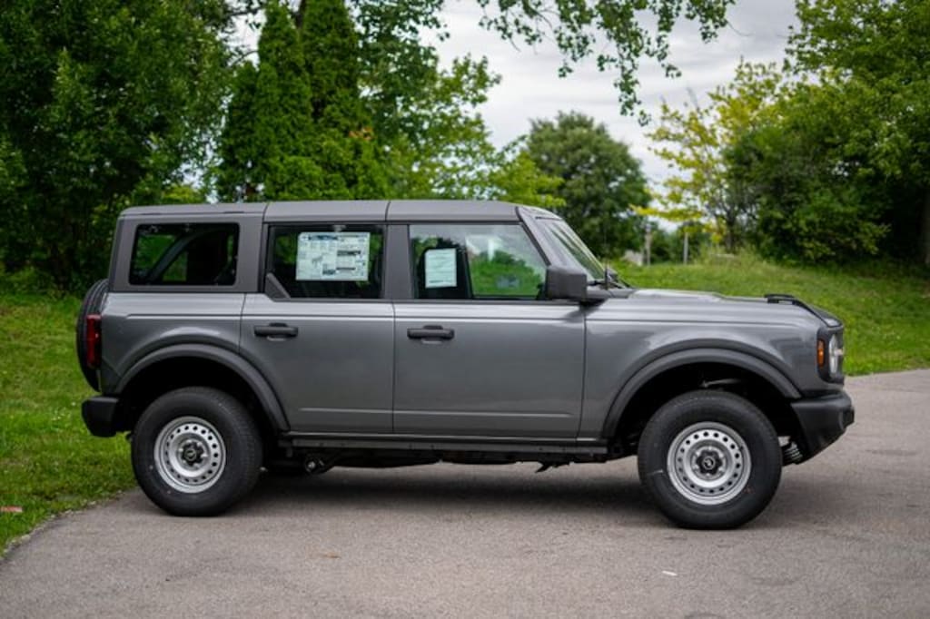 New 2026 Ford Bronco Base SUV