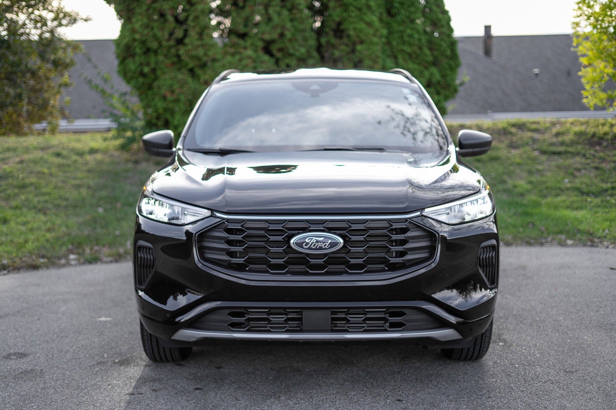 2024 Ford Escape ST-Line photo 2