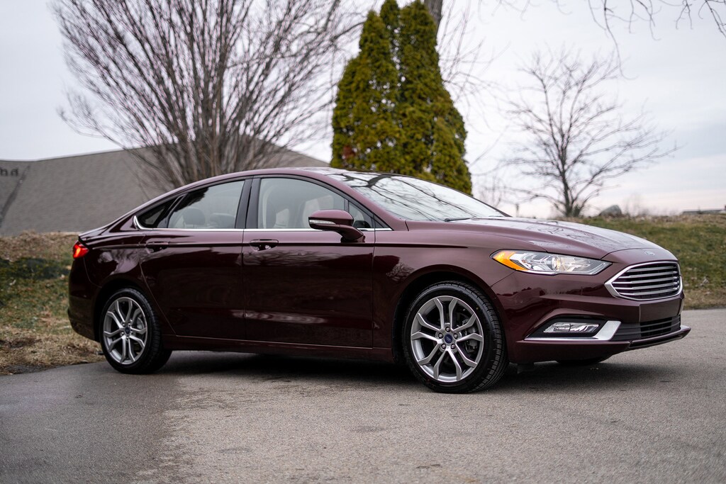 Used 2017 Ford Fusion SE Sedan