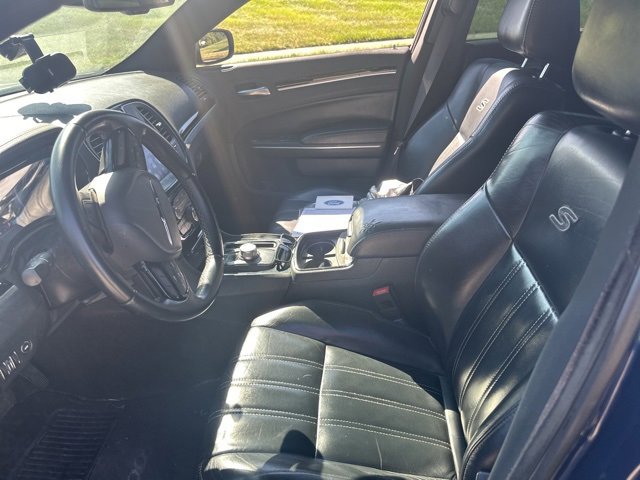 2017 Chrysler 300 S photo 2