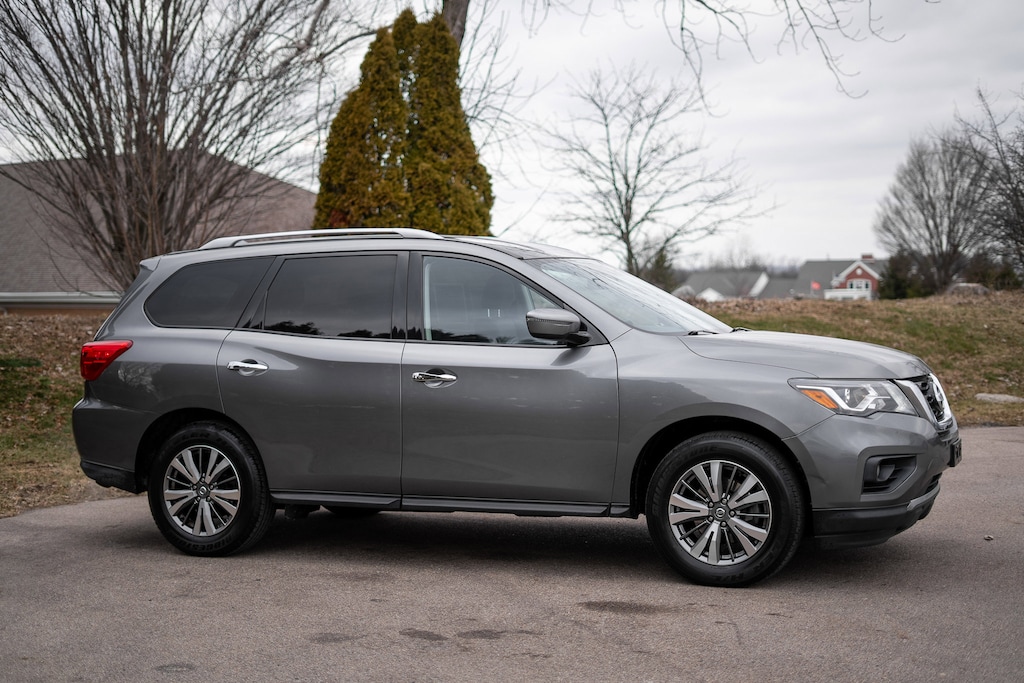 Used 2019 Nissan Pathfinder SV SUV