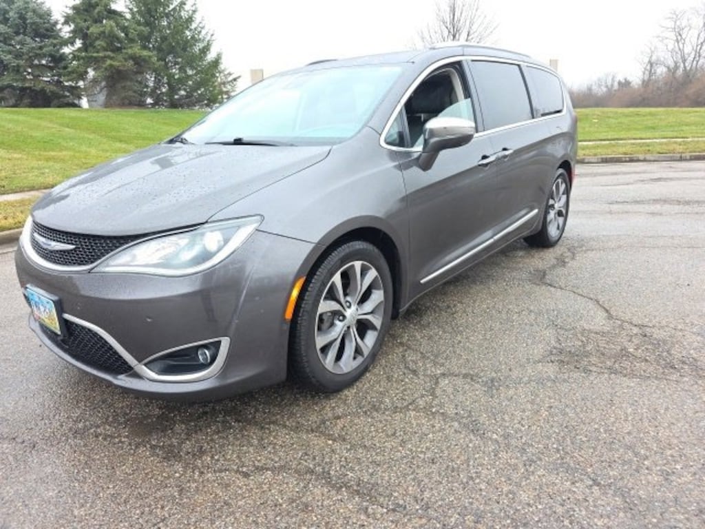 Used 2018 Chrysler Pacifica Limited Van