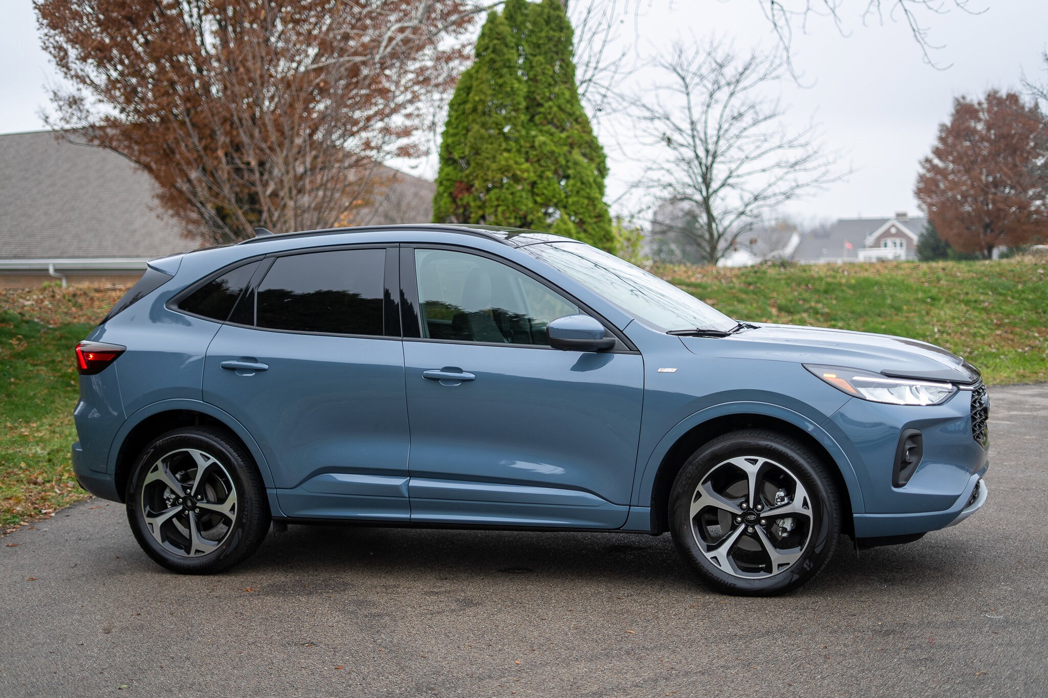 2023 Ford Escape ST-Line Select photo 2