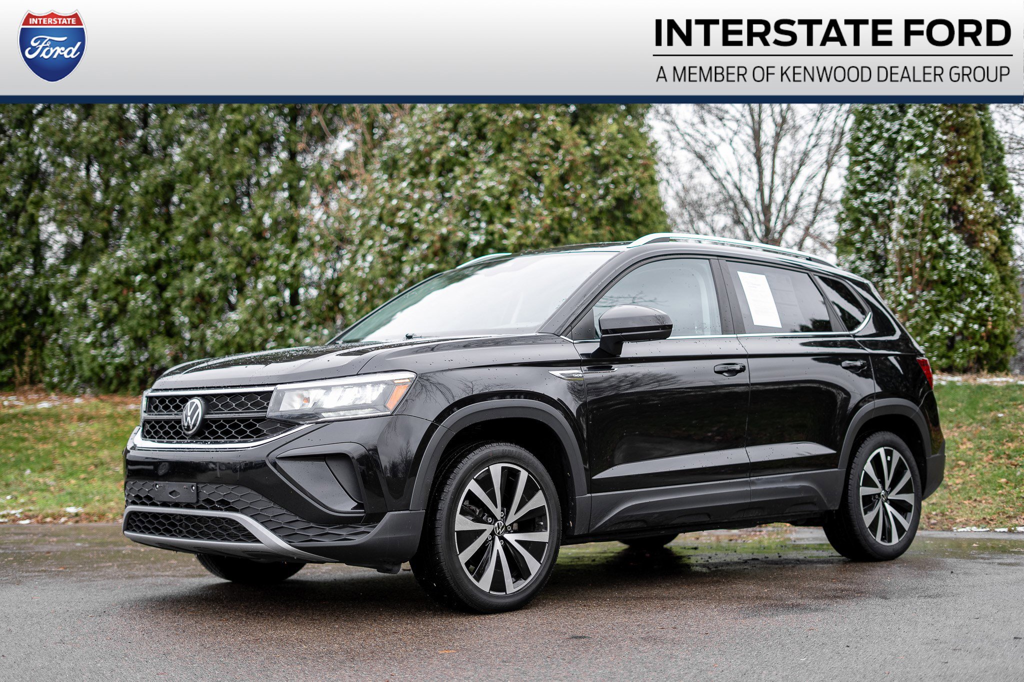 2023 Volkswagen Taos SE's photo