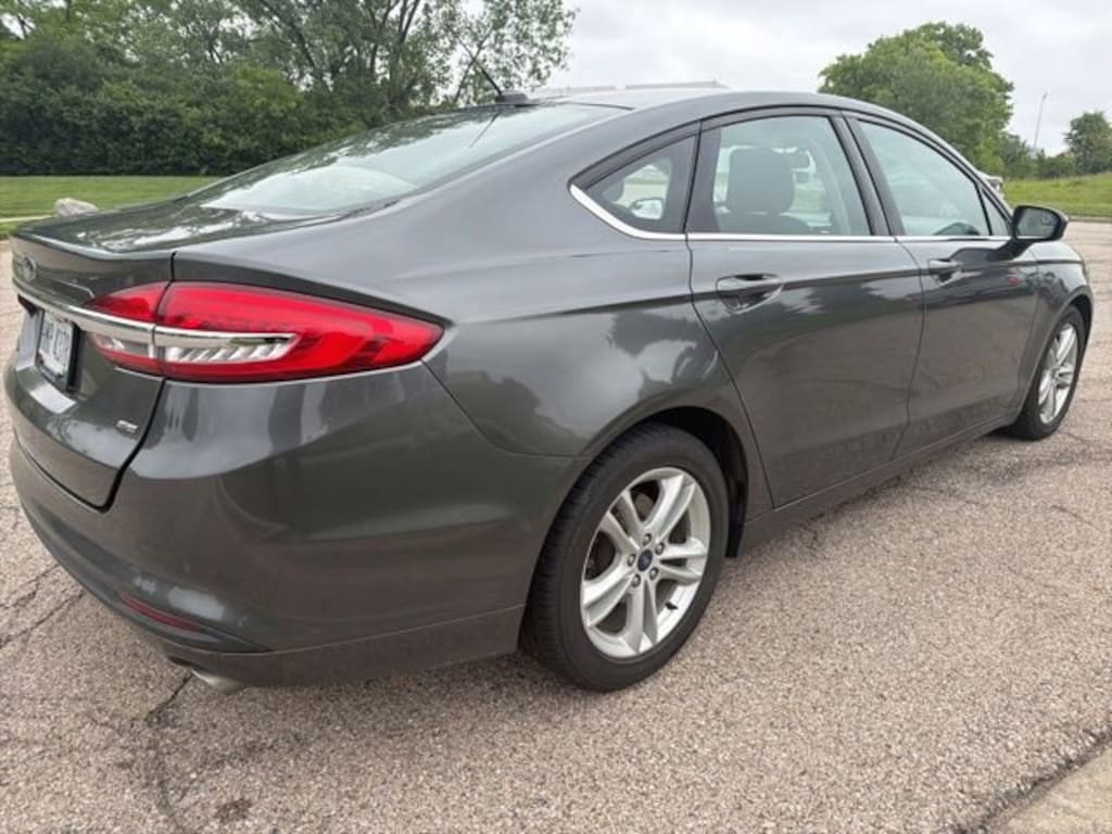 Used 2018 Ford Fusion SE Sedan