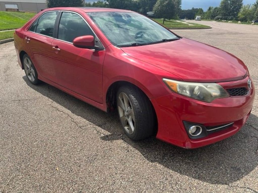 Used 2013 Toyota Camry SE V6 Sedan