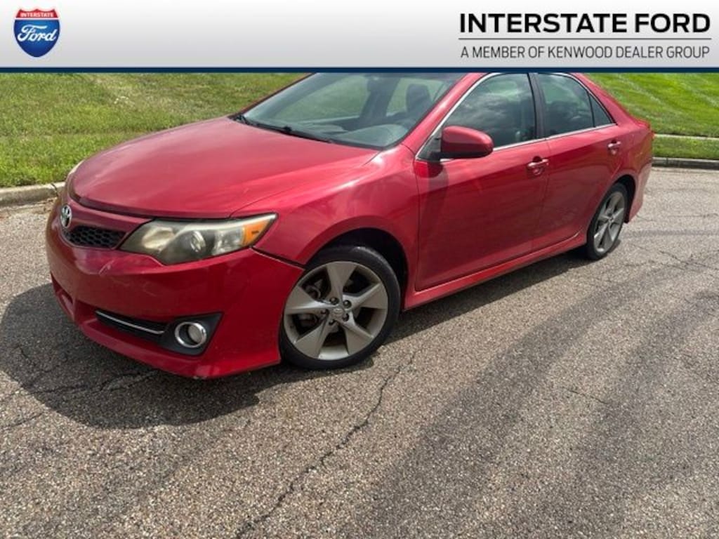 Used 2013 Toyota Camry SE V6 Sedan