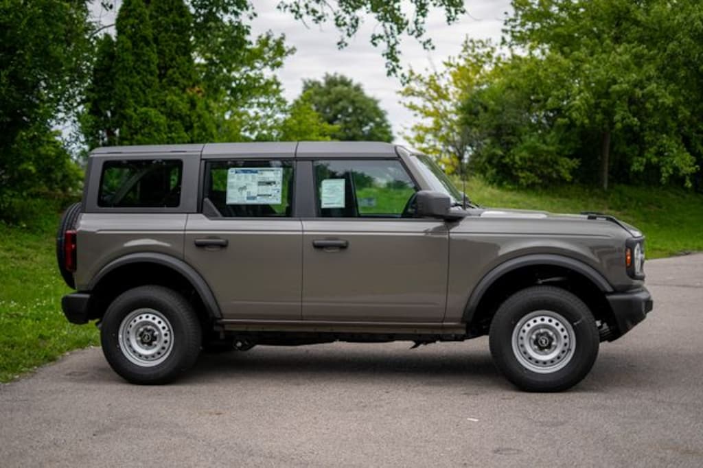 New 2026 Ford Bronco Base SUV