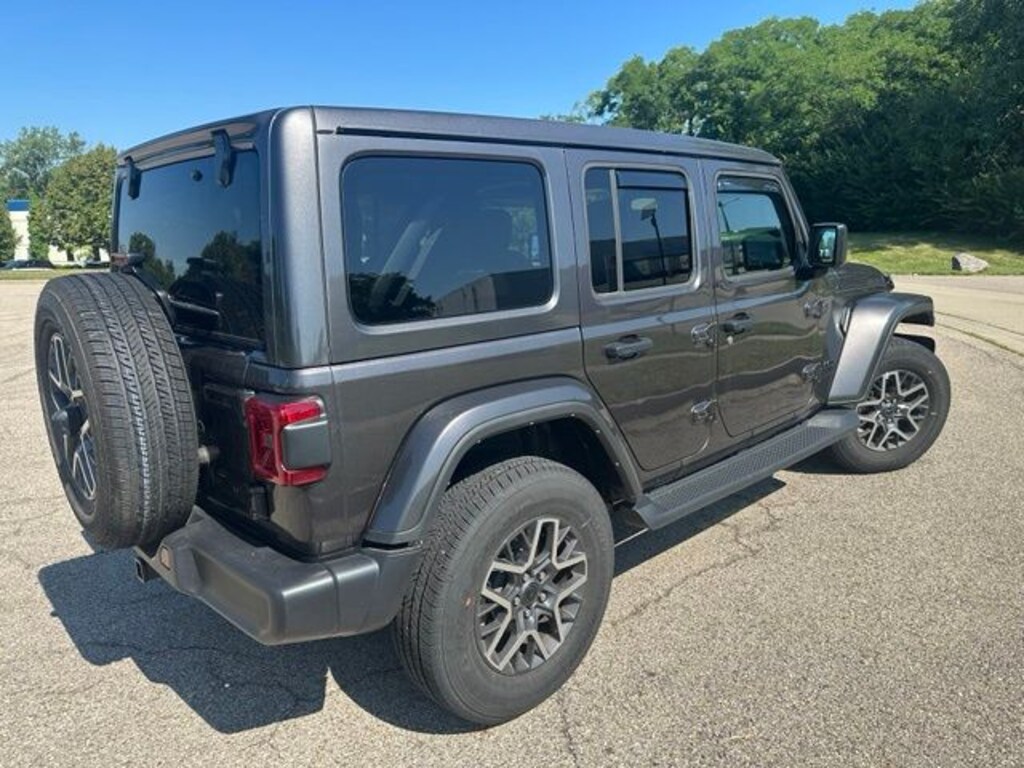 Used 2025 Jeep Wrangler Sahara SUV