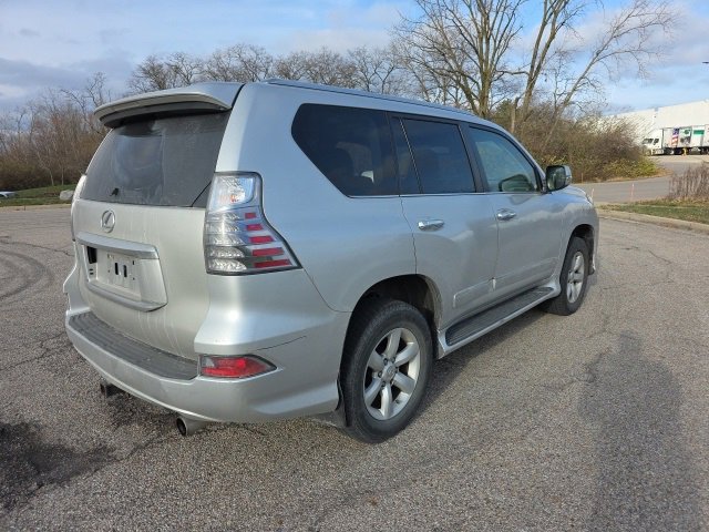 2016 Lexus GX 460 photo 2